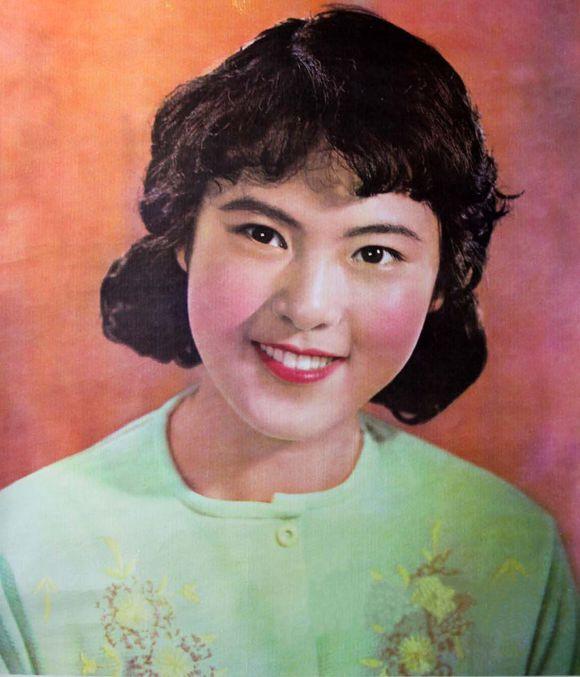 80年代的演员圈子普遍不大,因此不少圈内人走到了一起,张芝华和