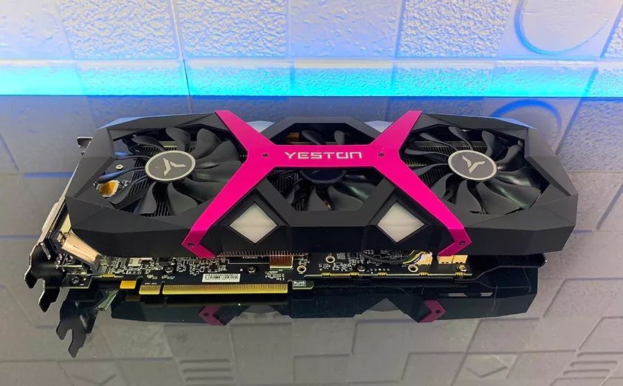 显卡还能这么sao?盈通rx590女装大佬