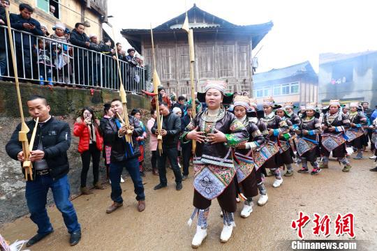 李长华 摄  1月13日,贵州省黔东南苗族侗族自治州榕江县三江乡友埃村