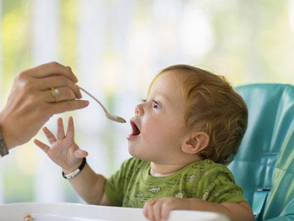 如何正确给宝宝添加辅食？做到这三点，让宝宝爱上吃饭