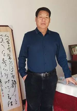 张福顺,生于1965,参加过北京鲁迅文学院的学习,曾对文学有过痴想,有过