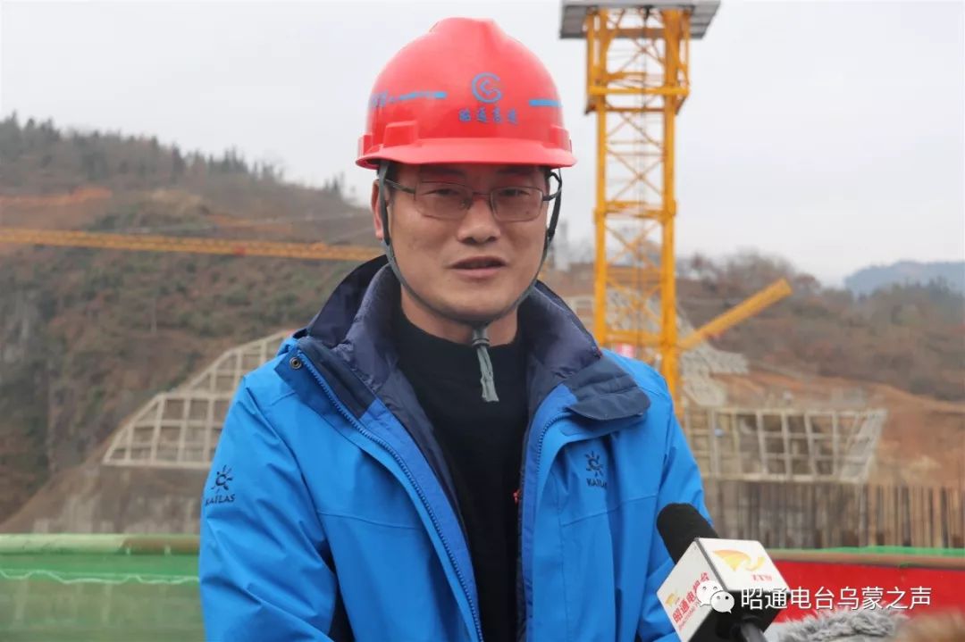 昭泸高速公路建设指挥部副指挥长兼总监理工程师许定伦:这一段路通对