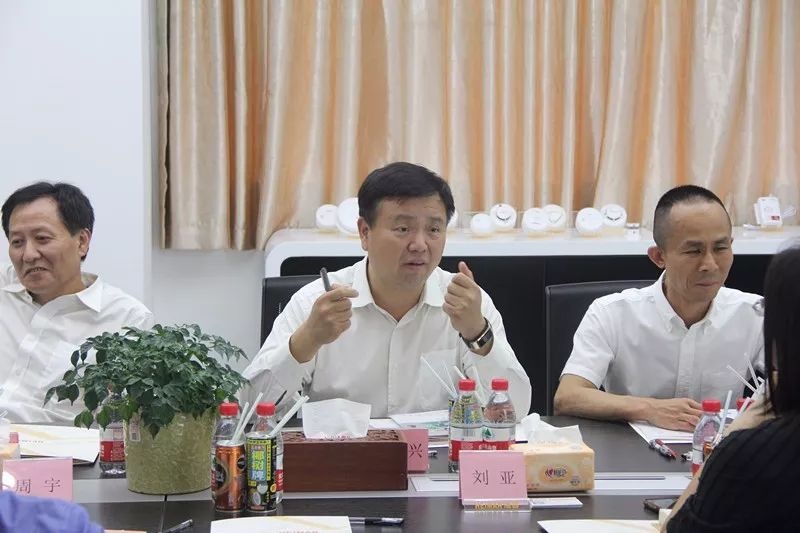中国电信福建公司总经理高金兴一行莅临海曼科技参观指导