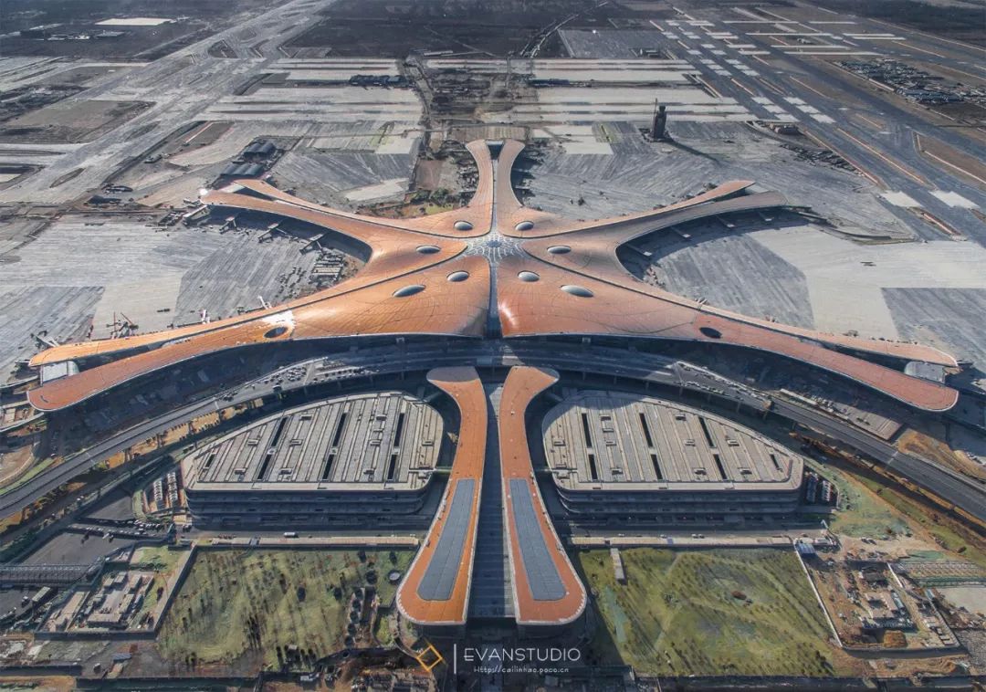 【机场快讯】航拍北京新机场!跑道你肯定是第一次近距离看到
