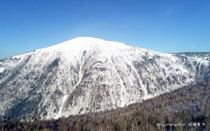 大秃顶子山雪龙顶,亚雪公路上的冰雪画廊