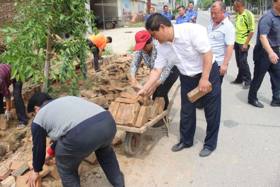 白集村支部书记白延岗