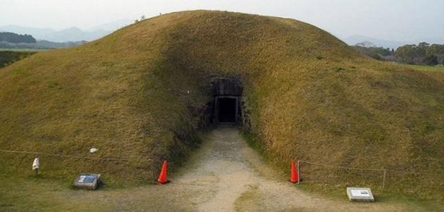 日本发现被掩埋金字塔墓葬，规模和天皇墓相当，墓主人身份成谜