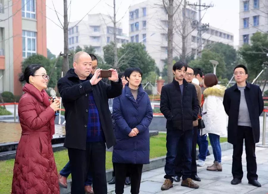 四川省松潘县教育考察团一行赴大洋小学北校区参观考察