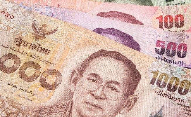 按照最新的汇率, 100元人民币约等于470泰铢.
