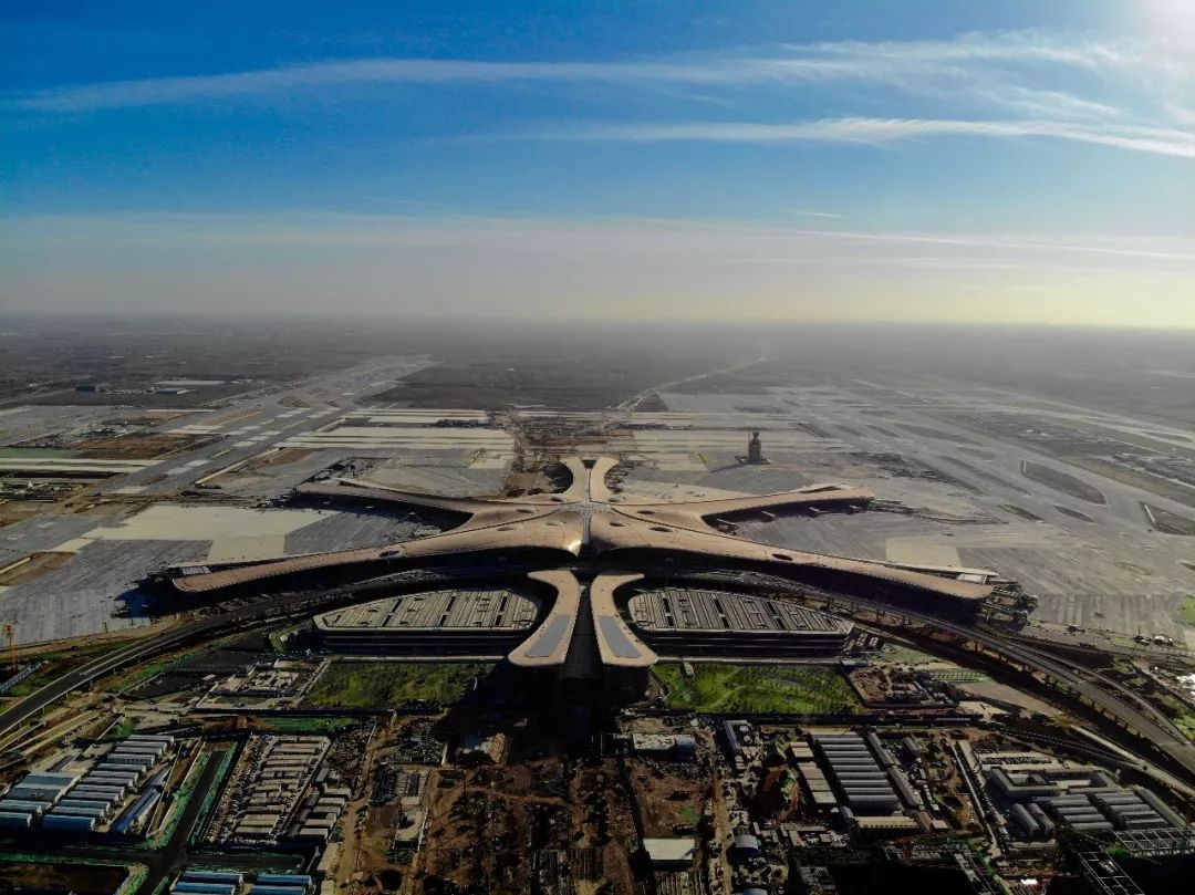 【热点聚焦】航拍北京新机场!跑道你肯定是第一次近距离看到