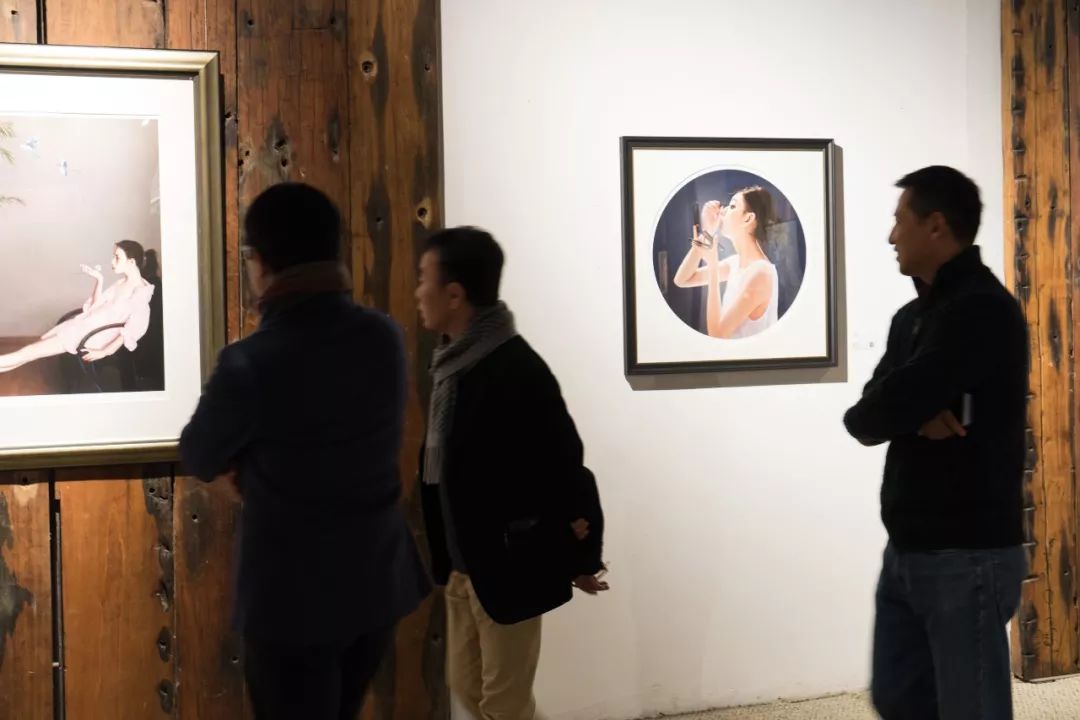 展览现场此次展览还展出了很多当红艺术家如邱双炯,李承九,张占占