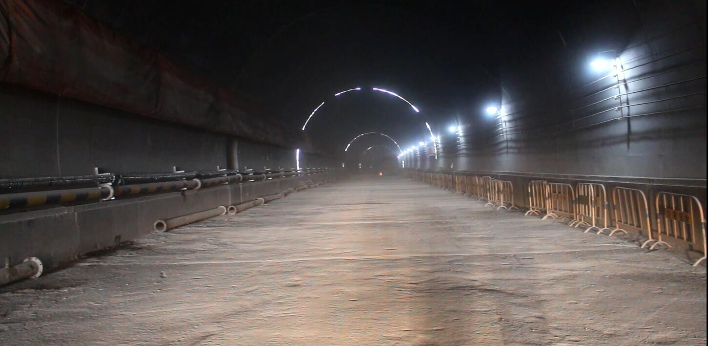 静兴高速公路工程大万山隧道掘进首破1000米