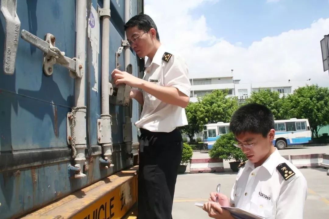 不负时光致最美的凤岗海关