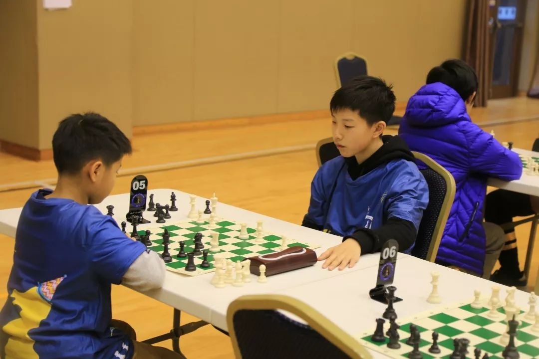 威雅公学学生初次亮相国际象棋比赛 chess tournament