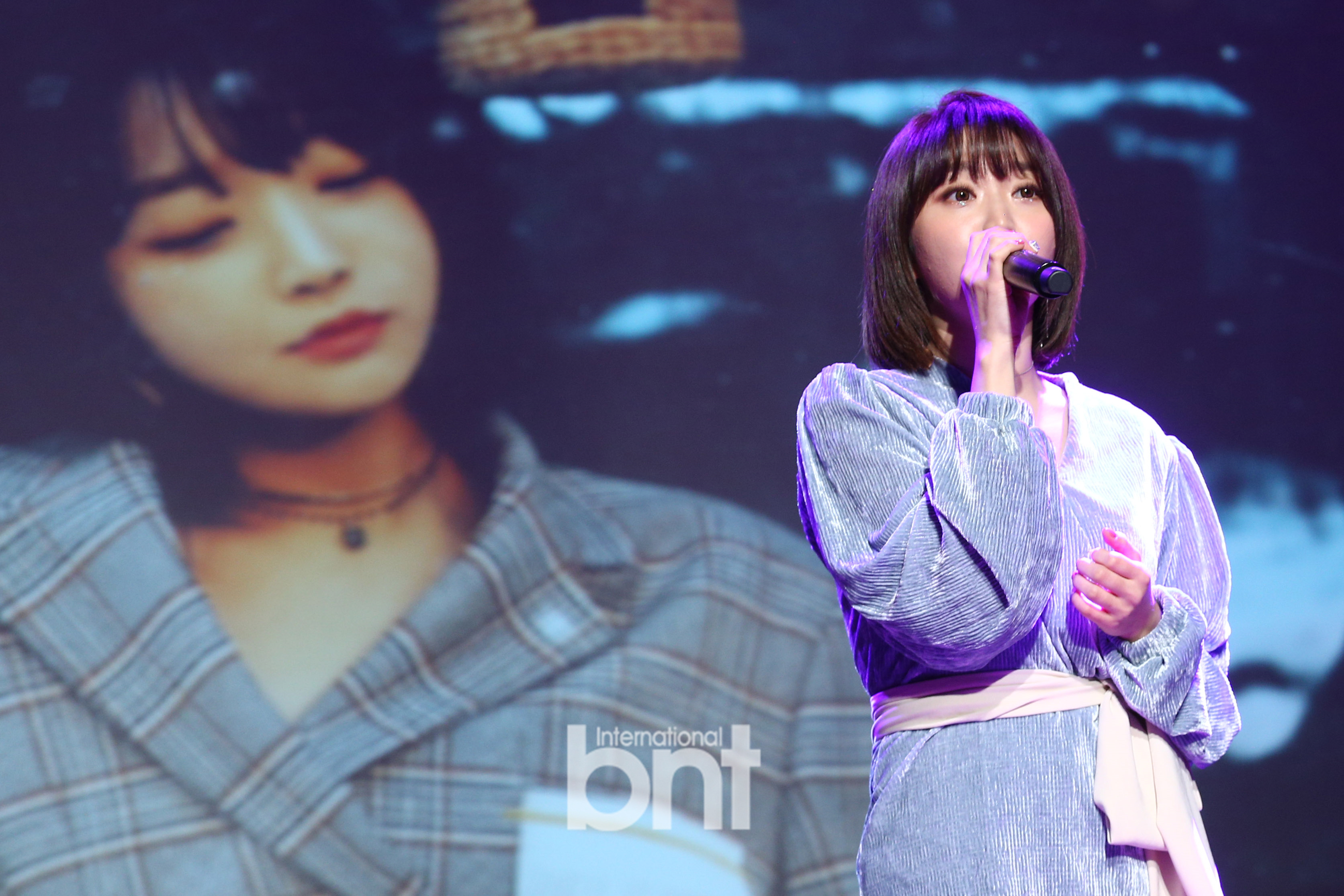 1/ 12 搜狐韩娱讯 16日下午,韩国歌手punch在首尔江南区清潭洞举行了