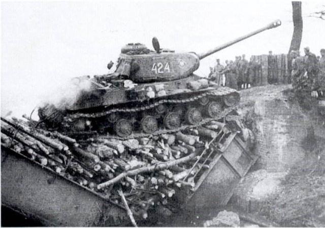 原創
            贏了量卻輸了質：為克制德軍「虎豹」坦克，蘇聯人研制了IS-2 歷史 第4張