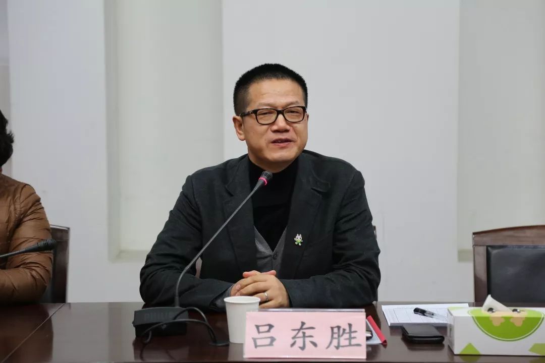 顾三村,建新村等6个村进行家门口服务中心建设调研,镇党委书记吕东胜