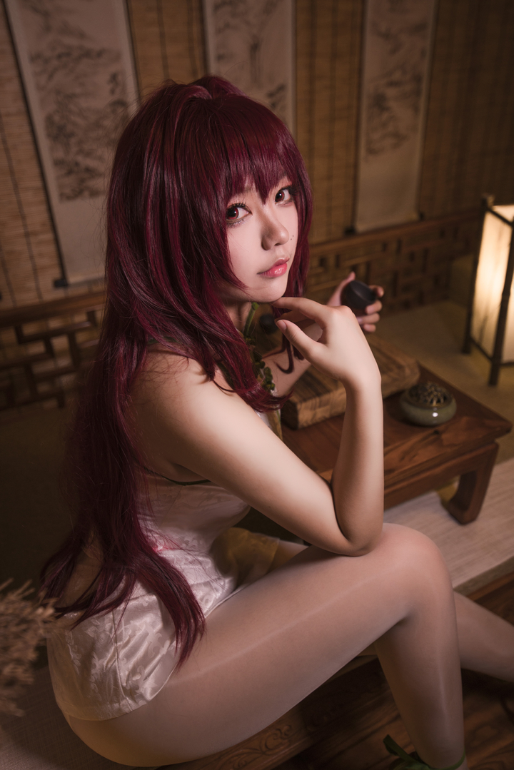 fate斯卡哈旗袍cosplay 明明是女王,却更像邻家大姐姐 查看