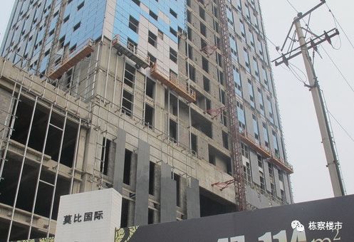 湾地区的实华东大国际大厦以及位于市府广场旁的华丰嘉德广场均已复工