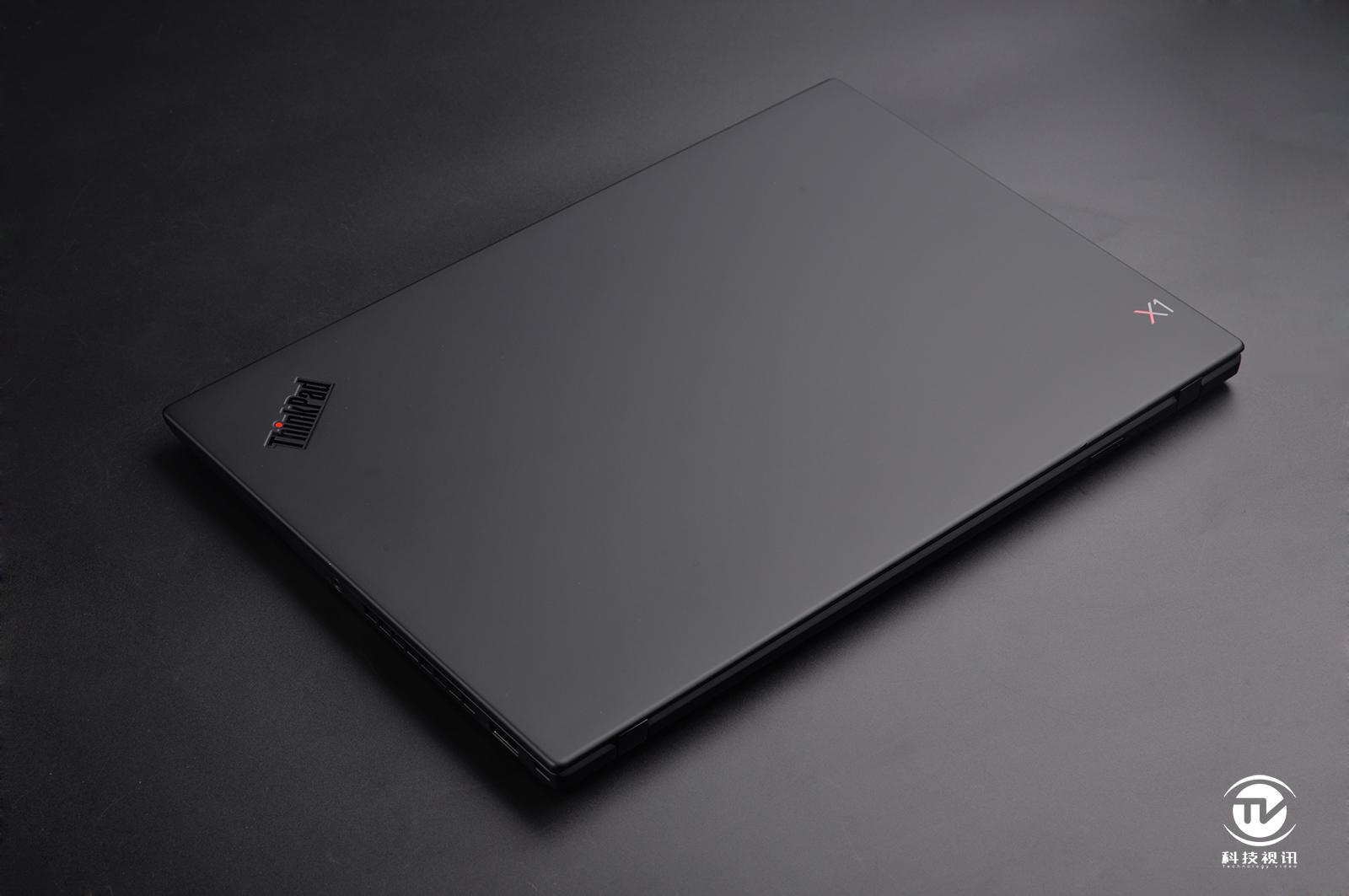 意想不到的强大ThinkPad X1 Carbon 2018+扩展坞_屏幕