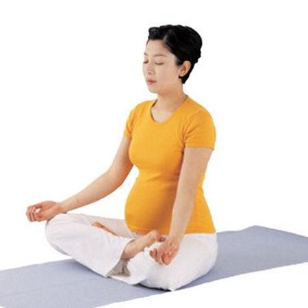 孕晚期瑜伽技巧:熟悉呼吸法,打开骨盆,助力分娩