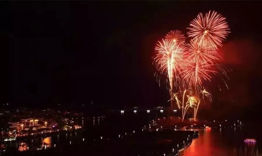 今年过年,鸳鸯湖又有烟花汇演!_阳江