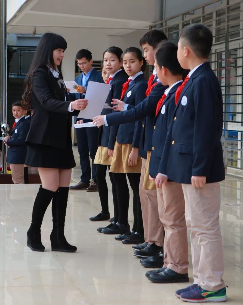 深圳明德实验学校碧海校区举行散学典礼,寒假生活开始