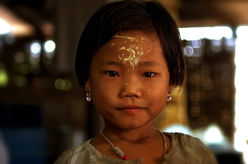原創
            緬泰難民垃圾場：孩子在垃圾場里扒食物，大人打工僅能拿一半薪水 未分類 第5張