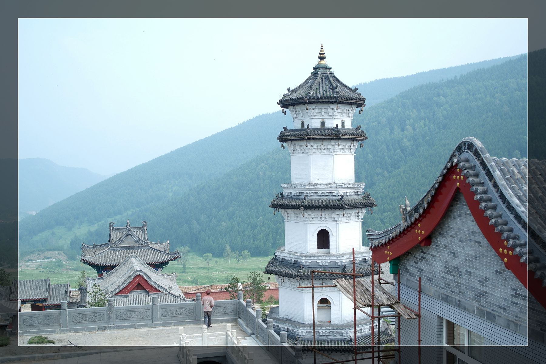 五台山竹林寺：群山环抱中的男众佛学院