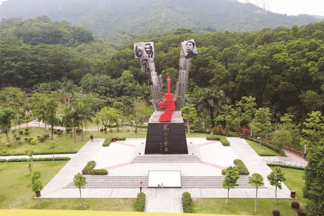 位于深圳大浪羊台山森林公园的胜利大营救雕塑东江纵队在"文化大营救"