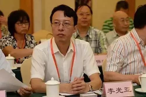 鑫龙集团董事长_帅特龙集团董事长照片(3)