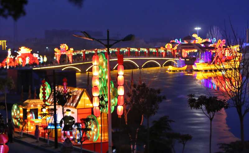 河南辉县:五龙山第四届民俗大庙会于1月19日正式开幕