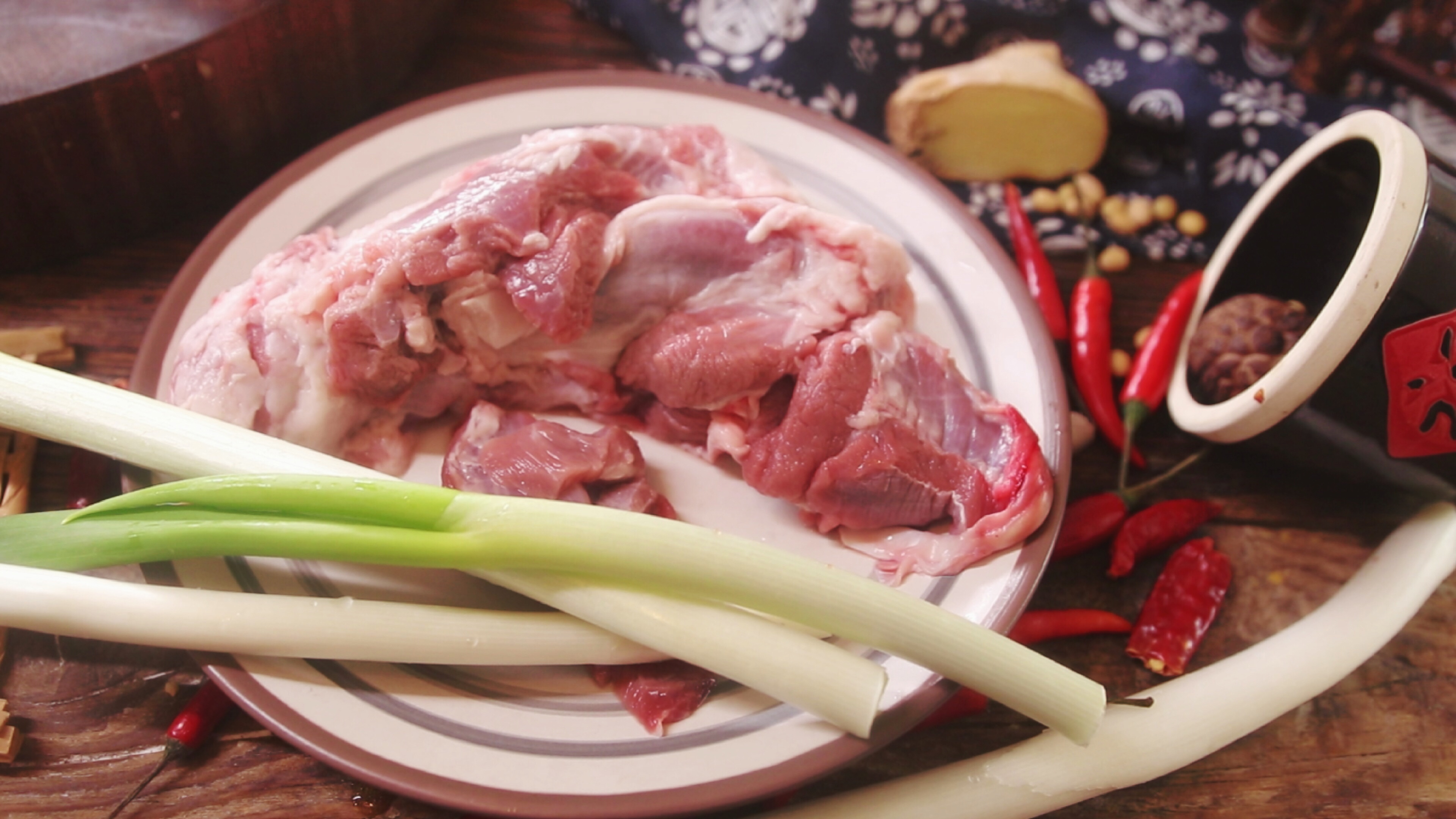 西安的羊肉泡馍，吃得到食味，吃不到韵味|羊肉泡馍|西安|美食_新浪新闻