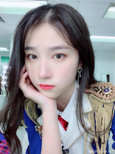 snh48-蒋芸巡演结束晒出自己和姐妹的美照,感谢粉丝的支持