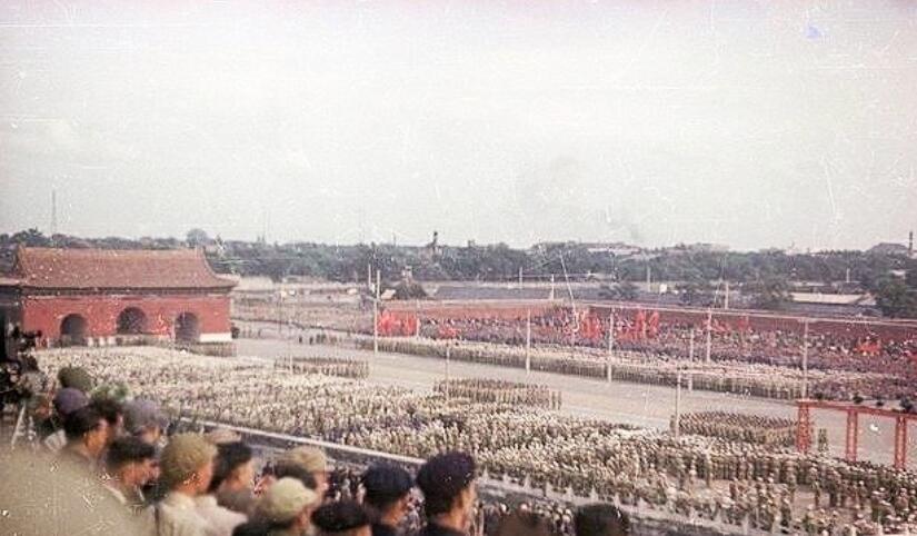 新中国成立时的珍贵彩色照片