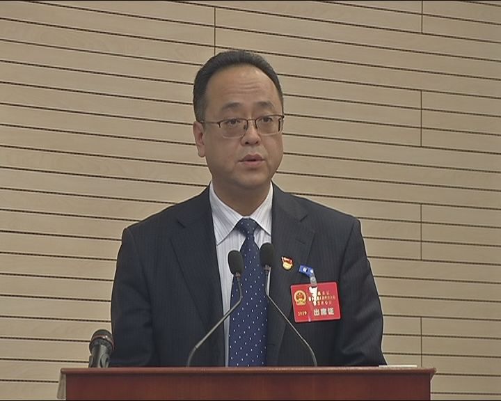 会上,区人民法院院长刘汉作区人民法院工作报告.