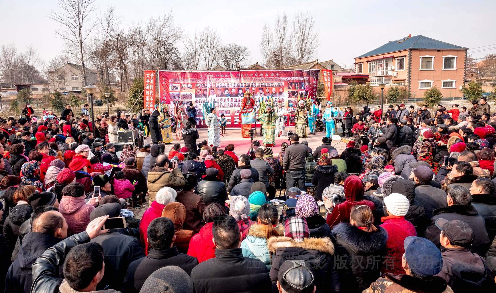 这个村是"戏窝子,村民农忙种地,农闲唱戏