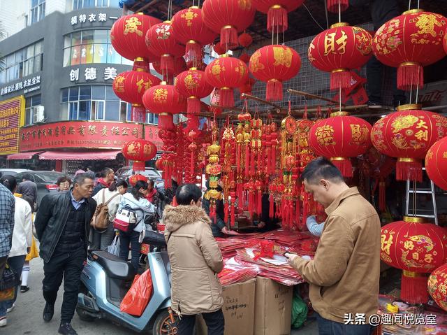 实拍:临近春节的广西南宁这条街,年味已经很浓,很热闹!