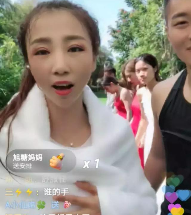 王小佳女徒弟们集体湿身被封,小佳即将成为王者