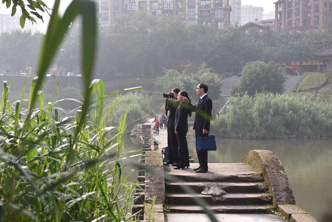 "重庆市南川区水江镇山水村,当返乡过年的农民工们路过一片水源涵养林