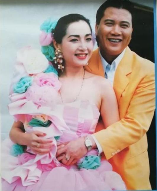 离婚22年后,万梓良跟前妻恬妞道歉,恬妞感慨:我们终于