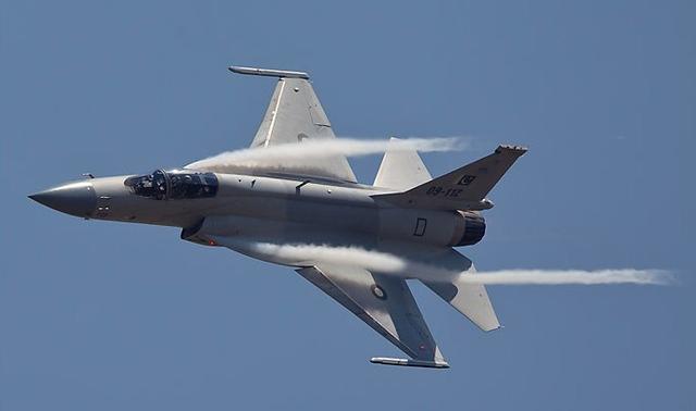 lca和jf17龙争虎斗马来西亚考虑采购轻型多用途战斗机