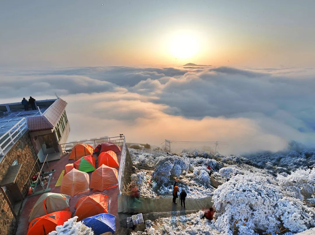 您可以关注九仙山官博【德化九仙山旅游景区】,第一时间掌握雾凇动态!