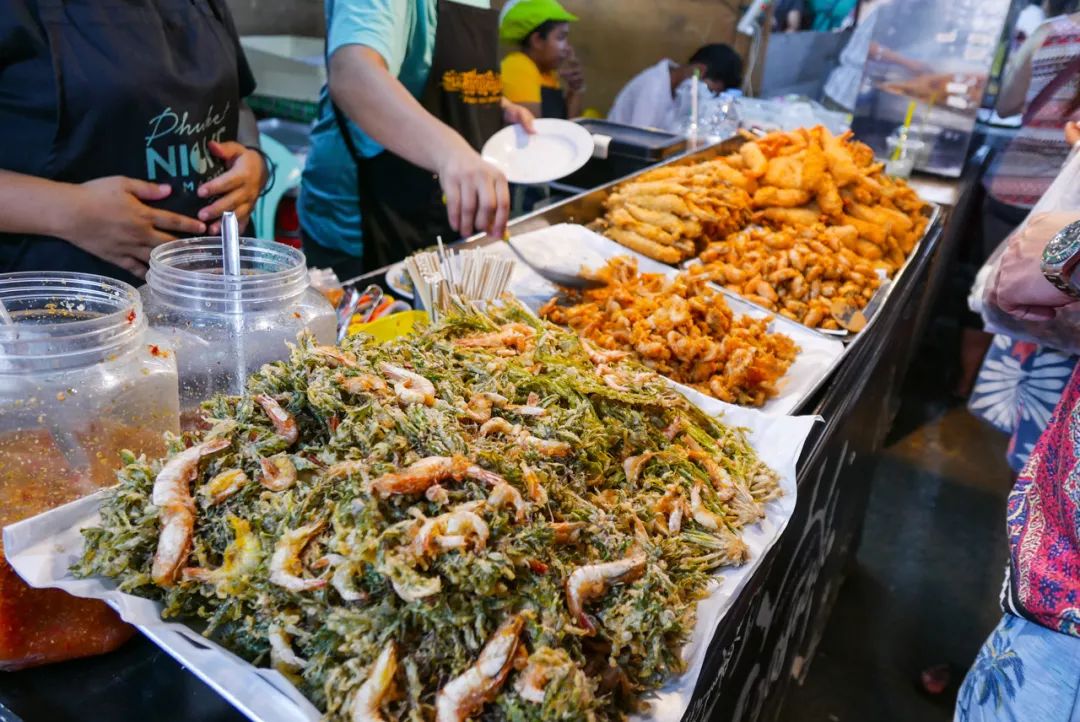 吃吃吃逛逛逛,泰国夜市小吃指南 必吃的美食和要避开的雷都在这篇里