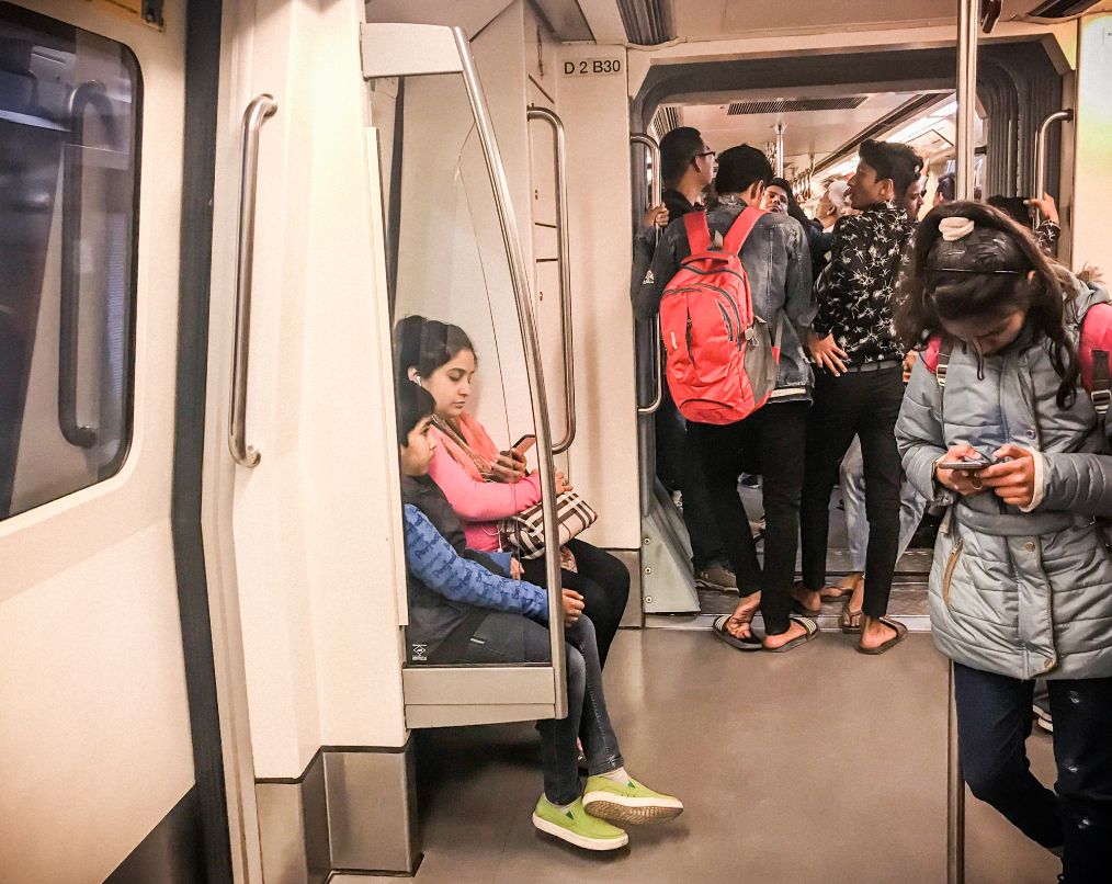 原創
            印度首都地鐵實拍：為了保護女人，每條線路都有女人專用車廂 未分類 第8張