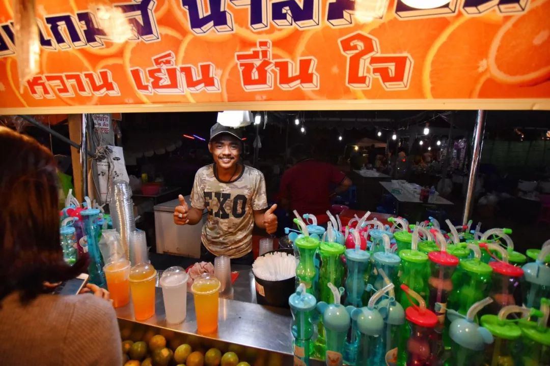 吃吃吃逛逛逛,泰国夜市小吃指南 | 必吃的美食和要避开的雷都在这篇里