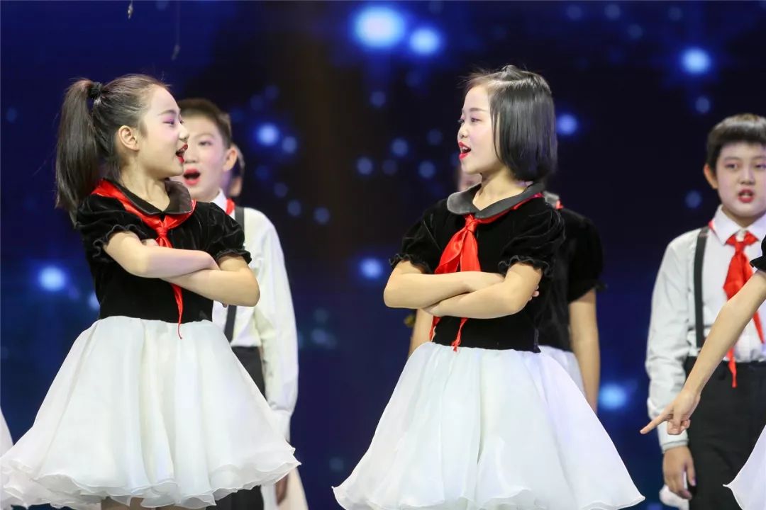 河南省实验学校郑东小学童声合唱《蝴蝶的梦》《泥咕咕》