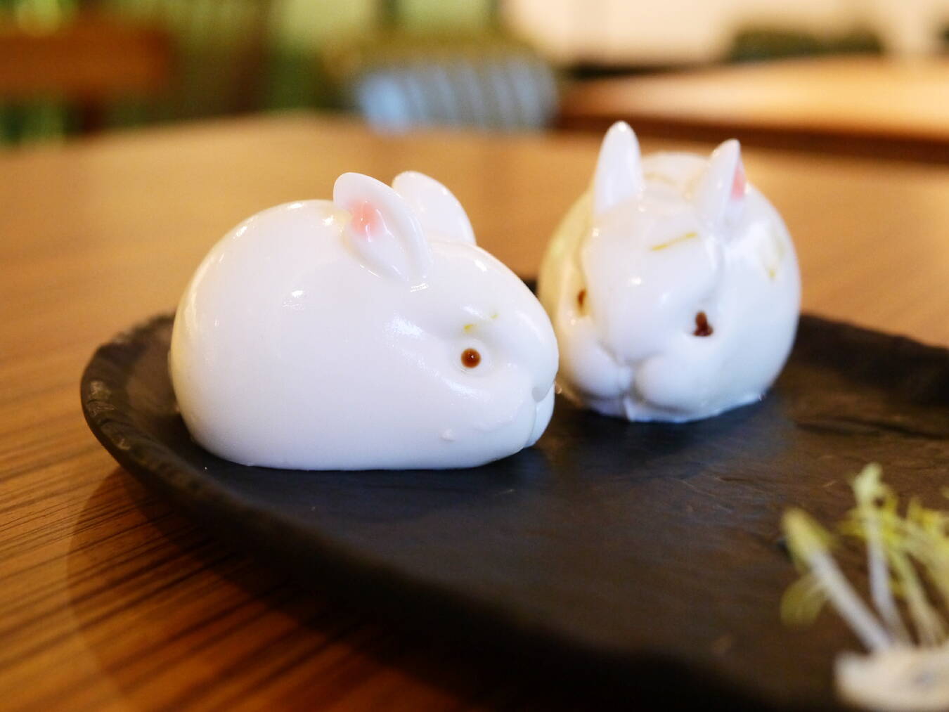 16元的甜品“玉兔”小兔子，造型做得太逼真了，让人都舍不得吃掉-搜狐大视野-搜狐新闻