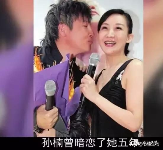 孙楠现任妻子送前妻女儿去上"女德班,自己女儿送出国读书?