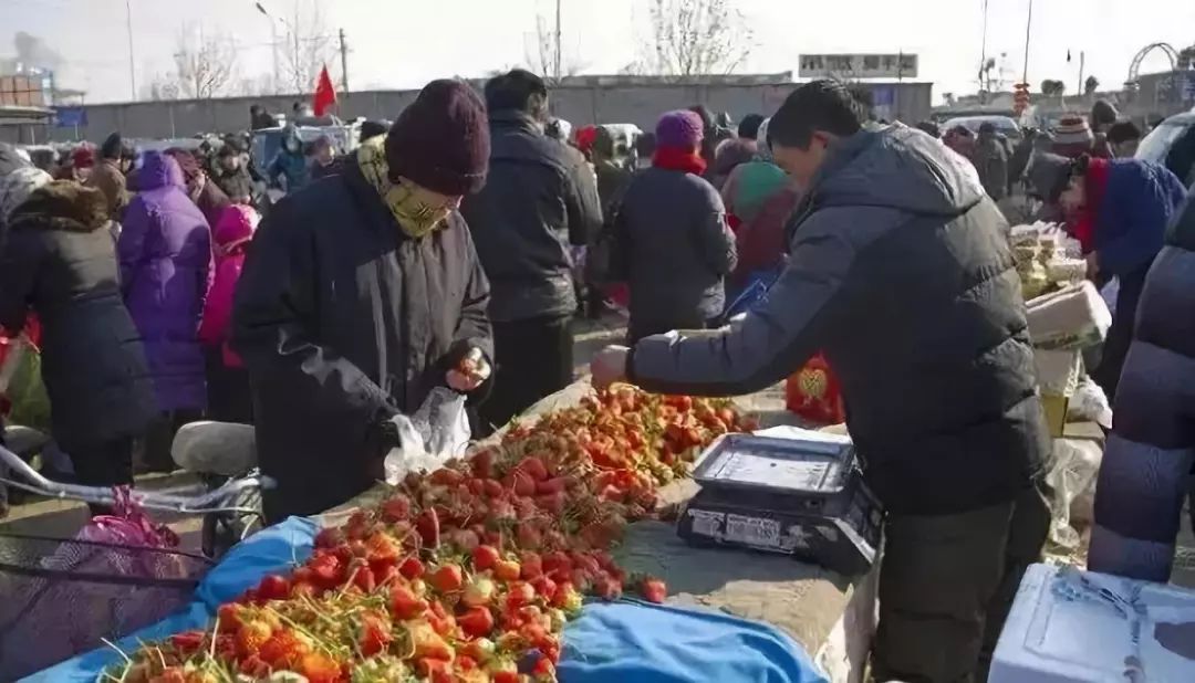 通州:于家务大集集市特色:这个大集的清真特色鲜明,牛羊肉新鲜,便宜